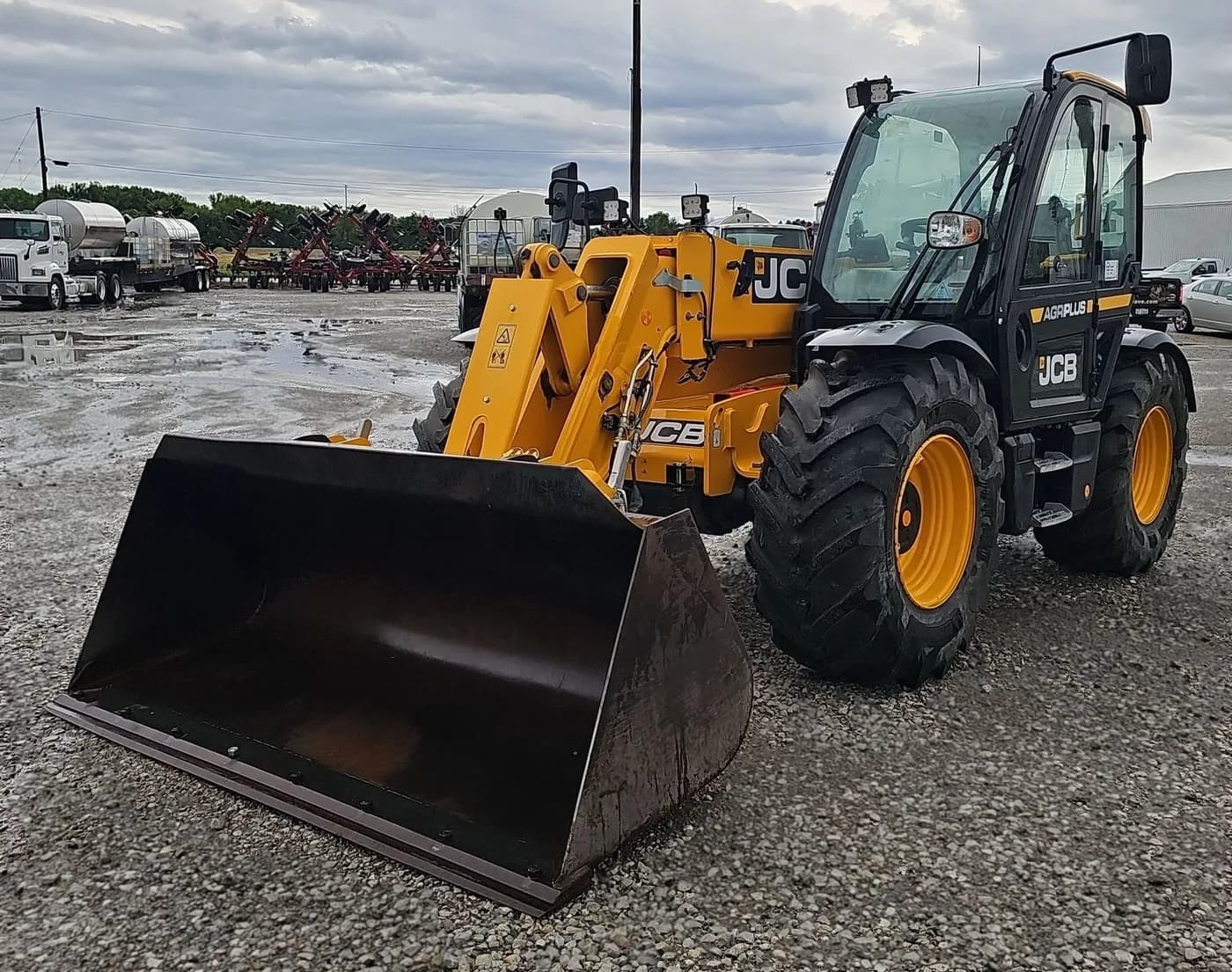 JCB 542-70AG telehandler listed by Heavy Duty Export